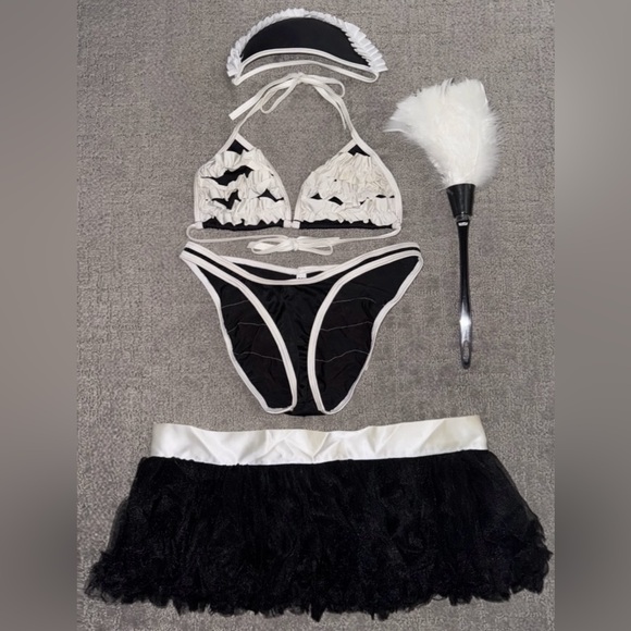 Roma Playful Maid Costume Set - Small/Medium - Picture 2 of 5